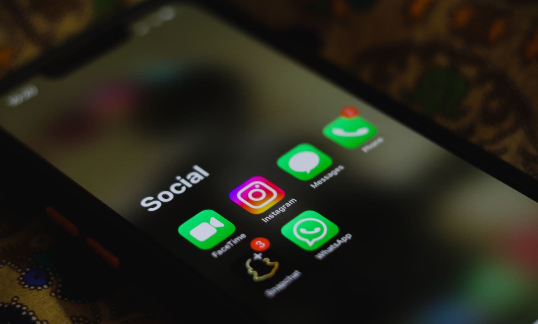 Monitoring Instagram and Snapchat activity on phone